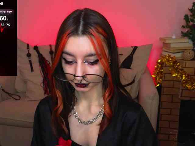 MistressMarcelline webcam