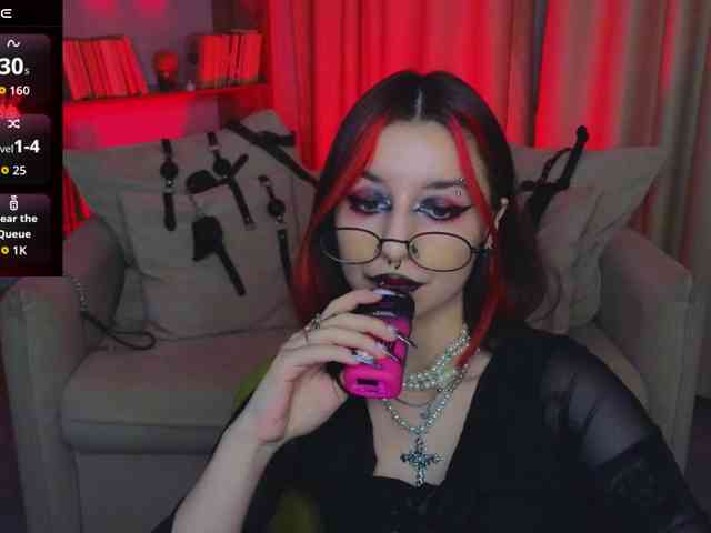 MistressMarcelline webcam