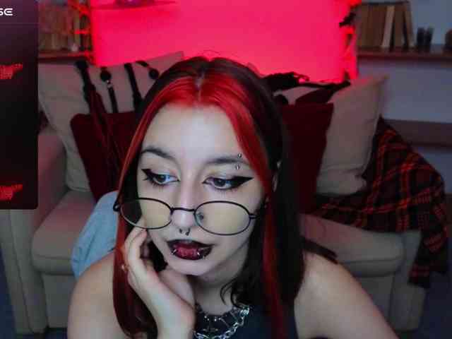 MistressMarcelline webcam