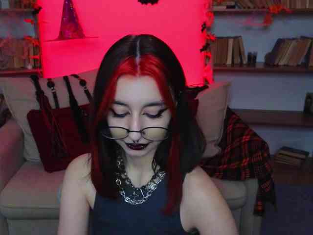 MistressMarcelline webcam