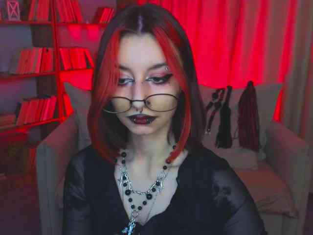 MistressMarcelline webcam