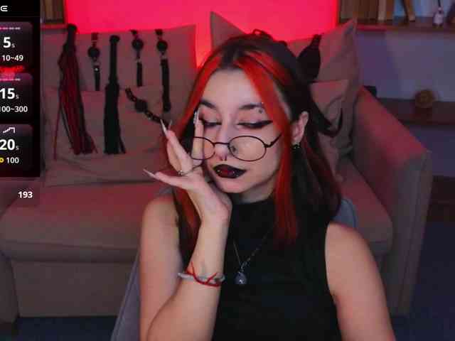 MistressMarcelline webcam