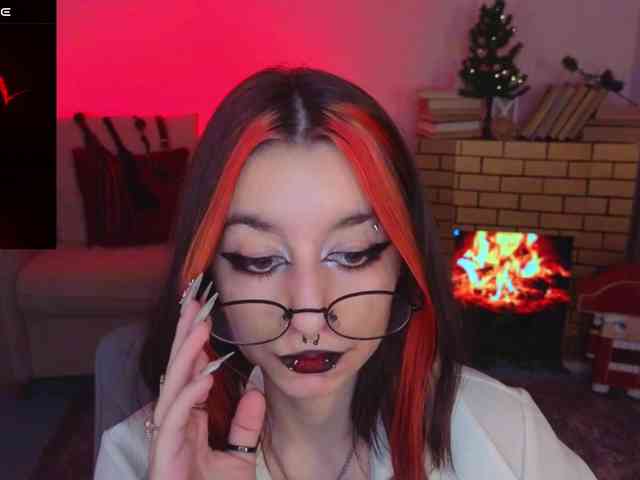 MistressMarcelline webcam