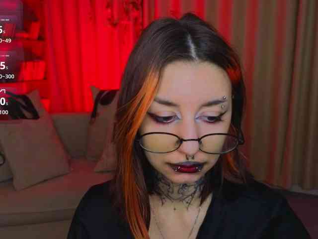 MistressMarcelline webcam