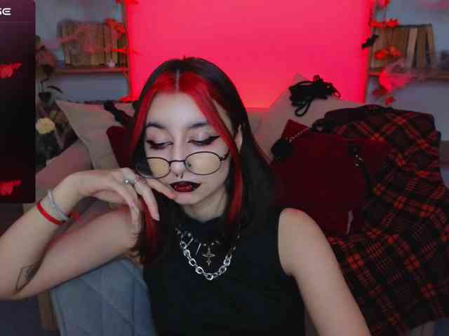 MistressMarcelline webcam