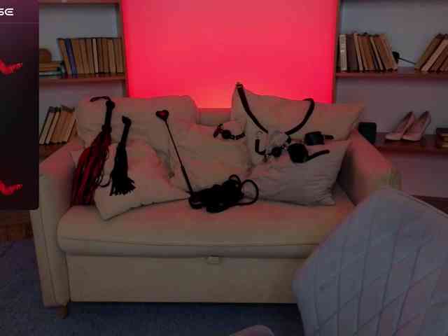 MistressMarcelline webcam