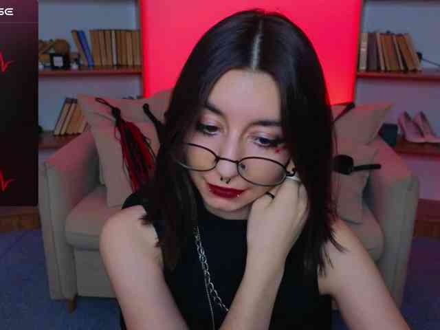 strip chatroom MistressMarcelline