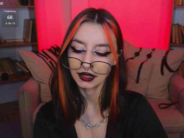 MistressMarcelline webcam