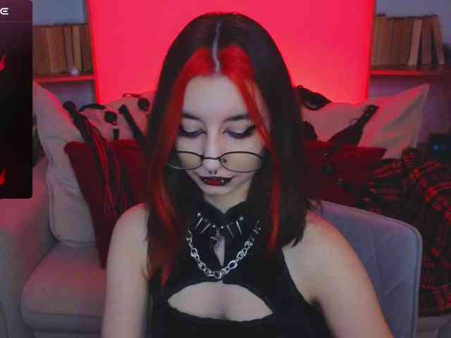 MistressMarcelline webcam