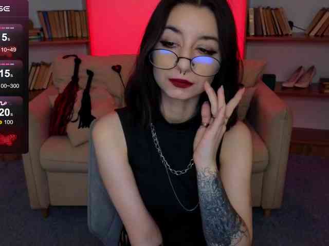 MistressMarcelline webcam
