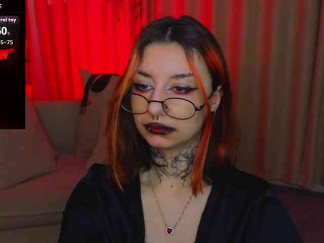 MistressMarcelline webcam