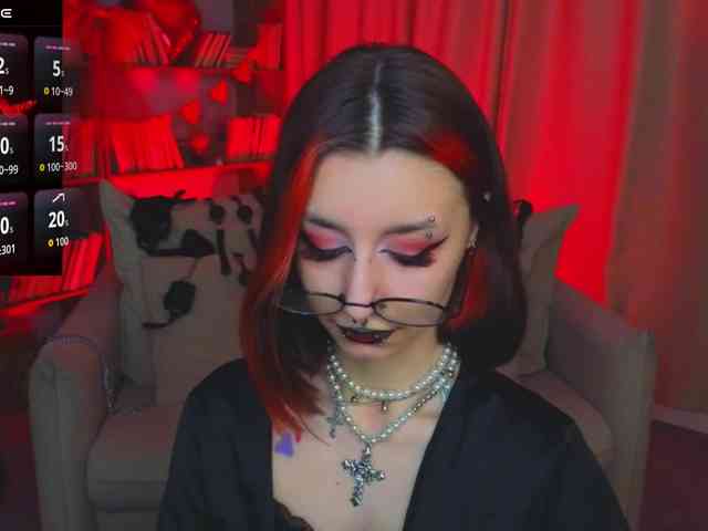 MistressMarcelline webcam