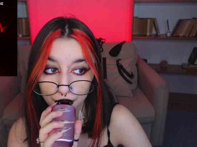 MistressMarcelline webcam