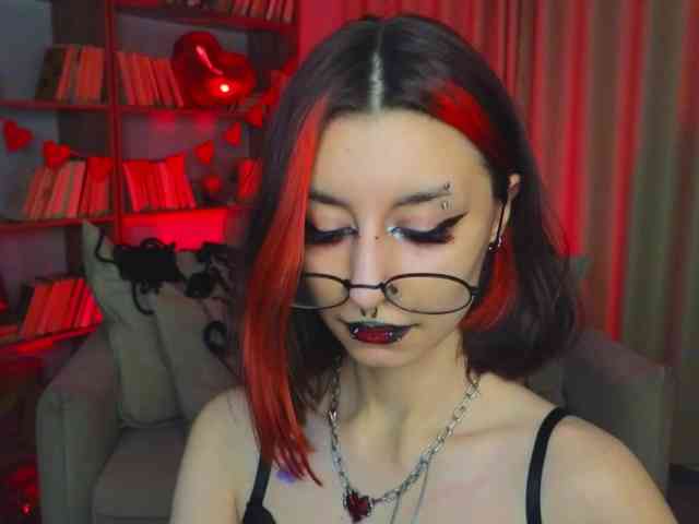 MistressMarcelline webcam