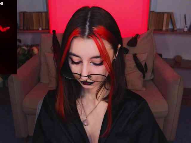MistressMarcelline webcam
