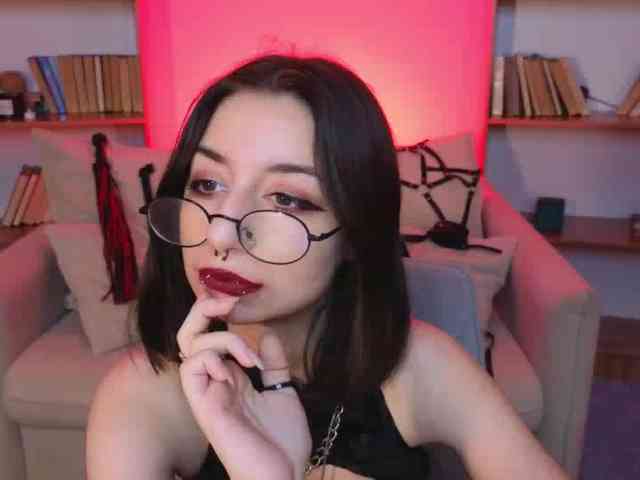 MistressMarcelline webcam