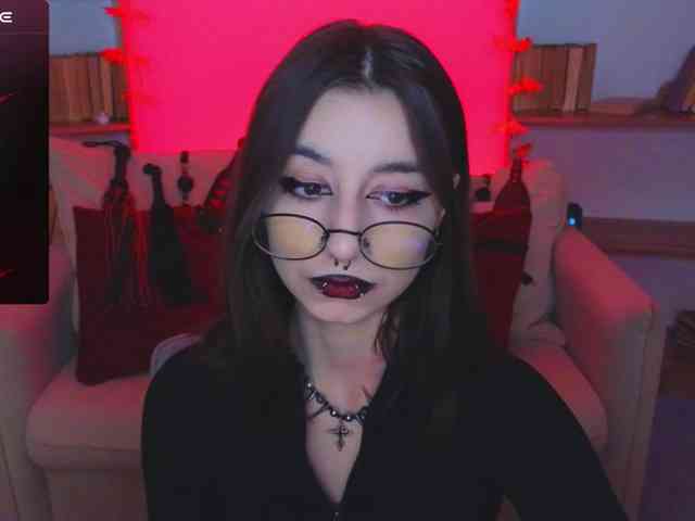 MistressMarcelline webcam