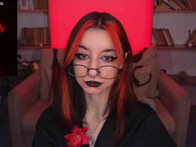 MistressMarcelline webcam