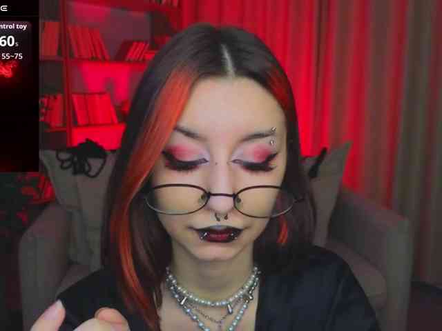 MistressMarcelline webcam