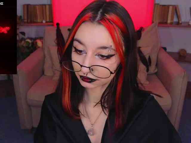 MistressMarcelline webcam