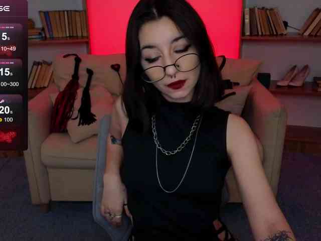 MistressMarcelline webcam