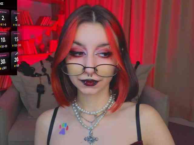 MistressMarcelline webcam