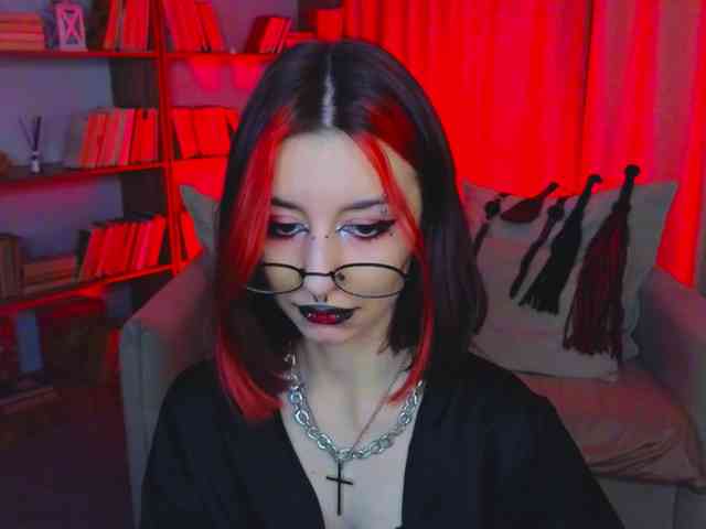 MistressMarcelline webcam