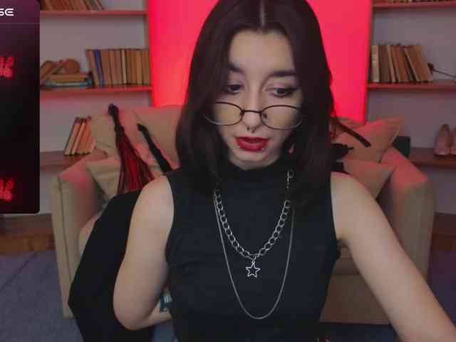 MistressMarcelline webcam