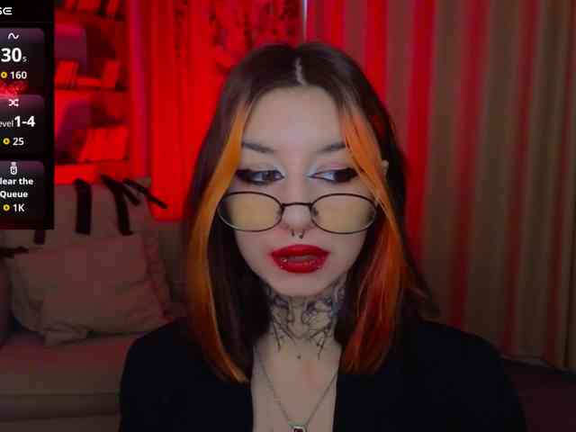 MistressMarcelline webcam