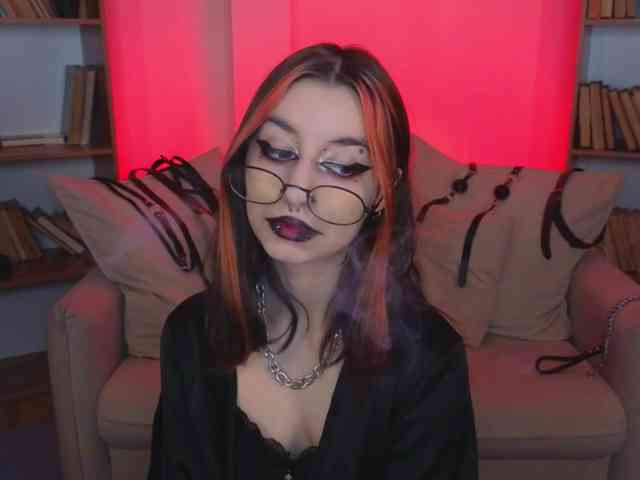 MistressMarcelline webcam