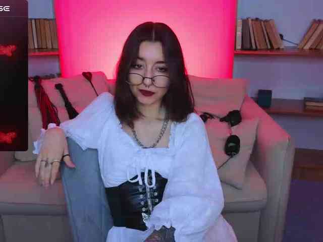 MistressMarcelline webcam