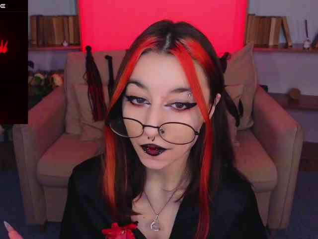 MistressMarcelline webcam