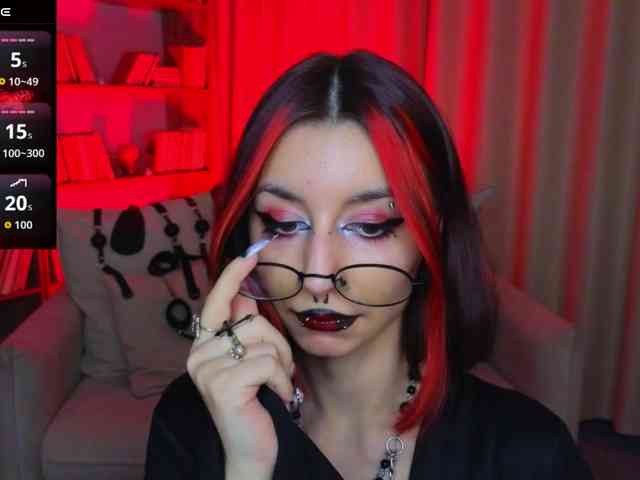 MistressMarcelline webcam