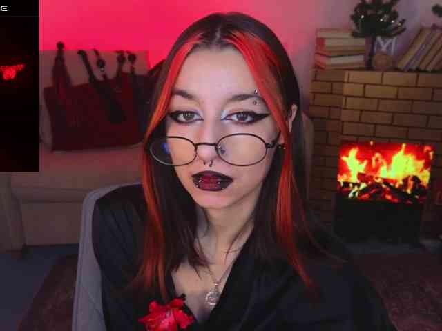 MistressMarcelline webcam