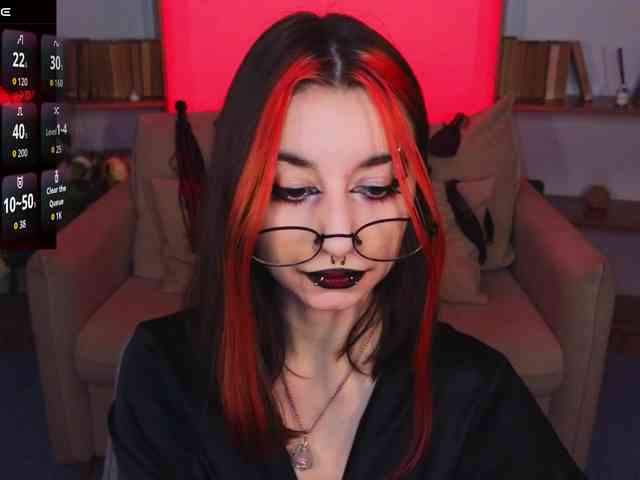 MistressMarcelline webcam