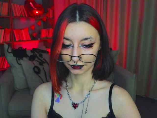 MistressMarcelline webcam