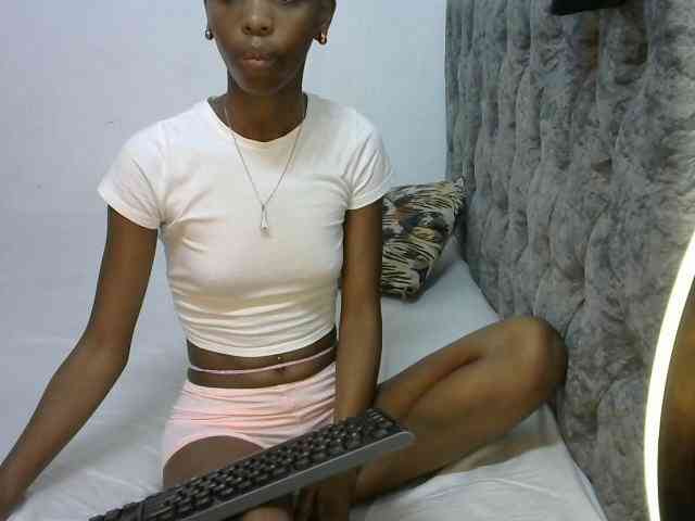 LittleMisscharming webcam