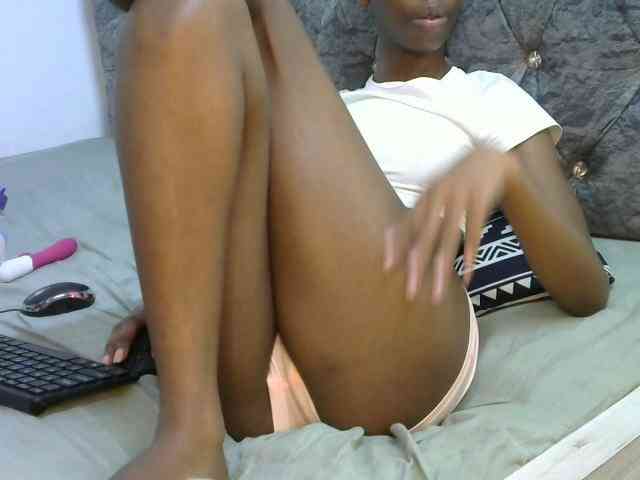 LittleMisscharming webcam