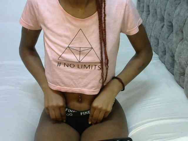 LittleMisscharming webcam