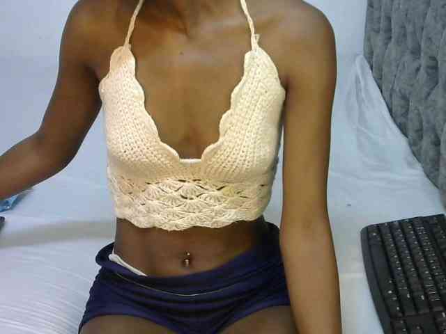 LittleMisscharming webcam