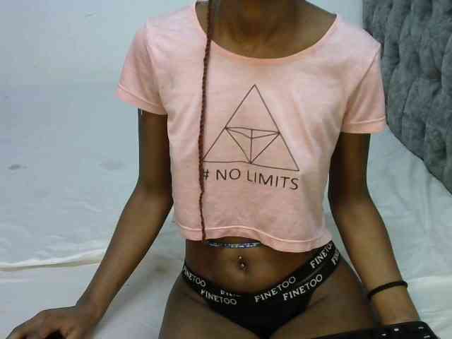 LittleMisscharming webcam