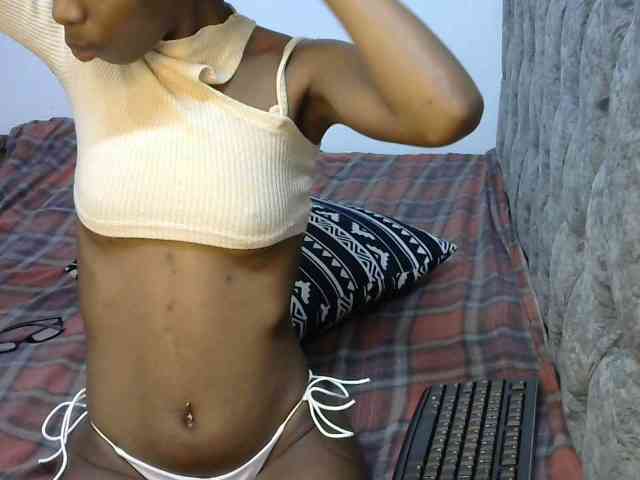 LittleMisscharming webcam