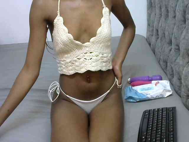 LittleMisscharming webcam