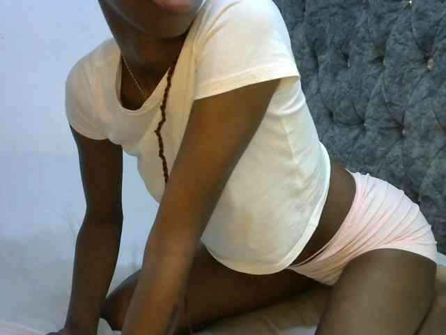 LittleMisscharming webcam