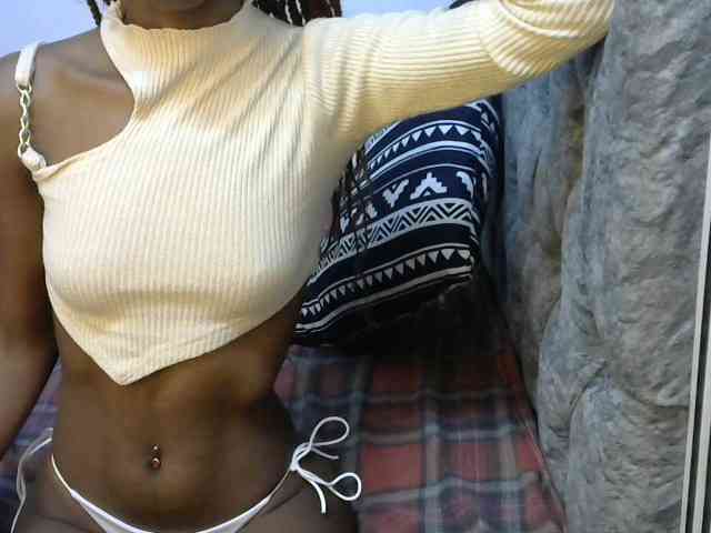 LittleMisscharming webcam