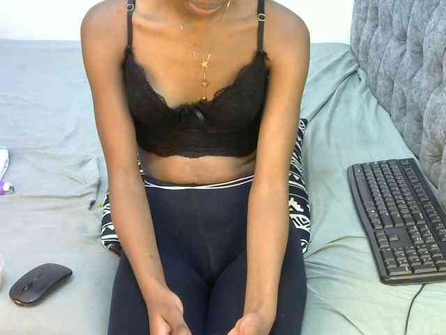 LittleMisscharming webcam