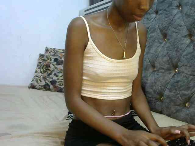 LittleMisscharming webcam