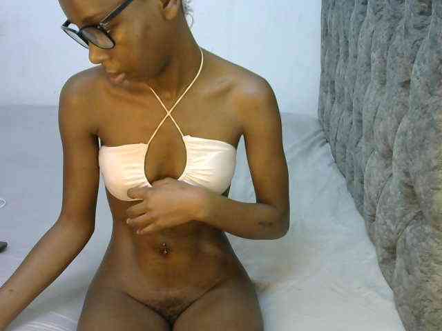 LittleMisscharming webcam