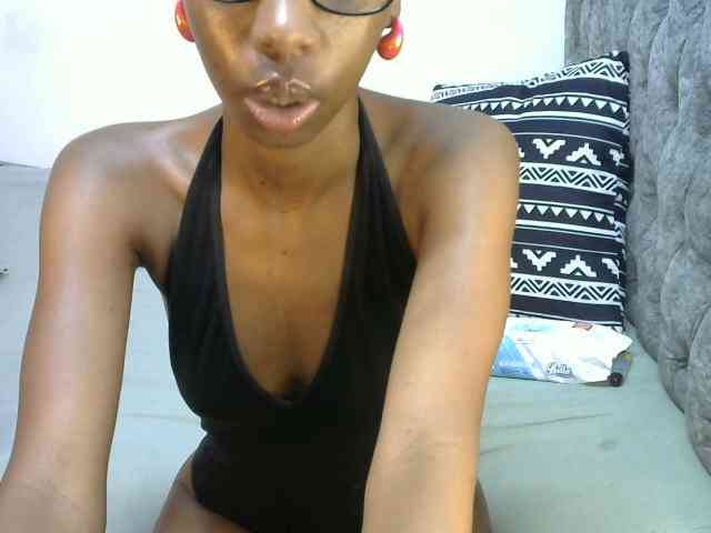 LittleMisscharming webcam