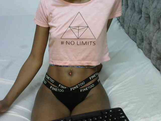 LittleMisscharming webcam
